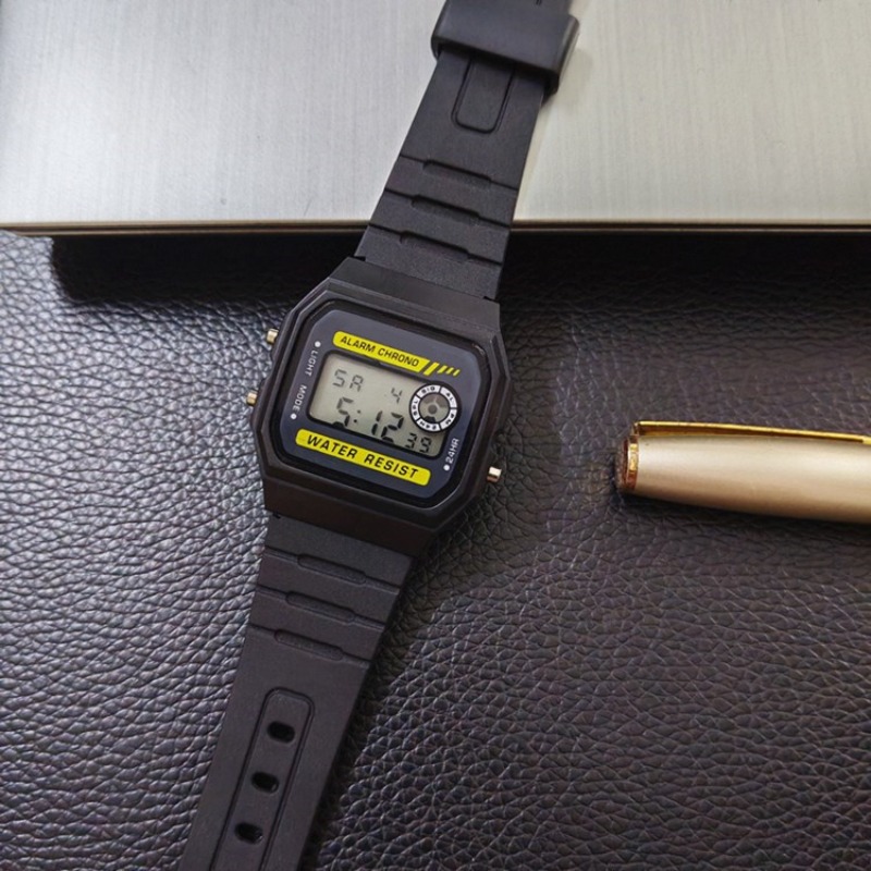 Orologio Digitale Multifunzion - Outdoor Sport Watch recensione e prezzo